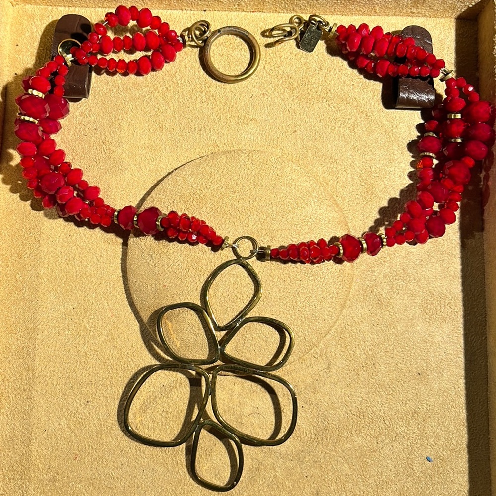 One of a kind neckpiece